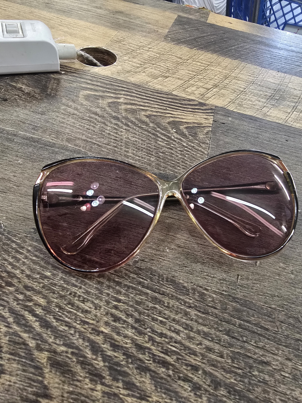Laura Biagotti Women's Oversized Fashion Sunglasses - Pink Lenses